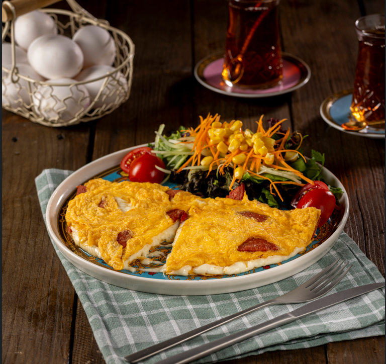 SUCUKLU KAŞARLI OMLET